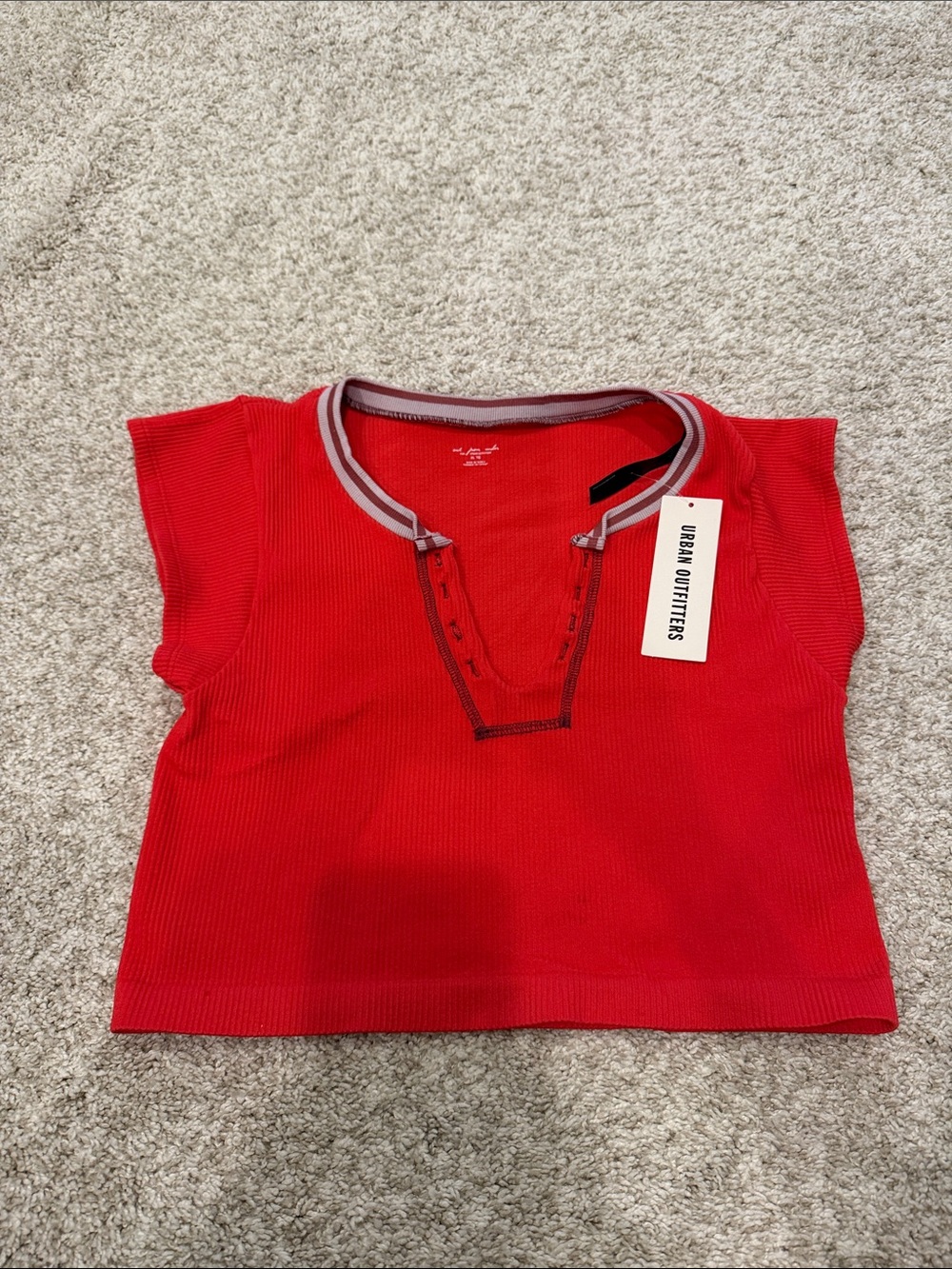 NWT Urban Outfitters red cropped top. Ribbed. Size XL.
